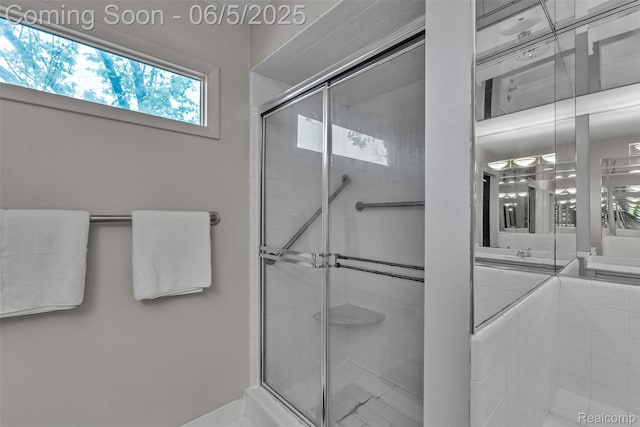 5520 Ridgewood, West Bloomfield, MI 48322 - full bathroom featuring a stall shower