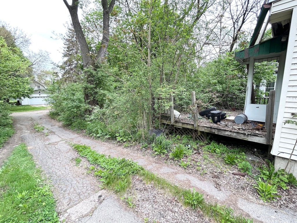 2535 Flushing Rd, Flint, MI 48504 - view of road