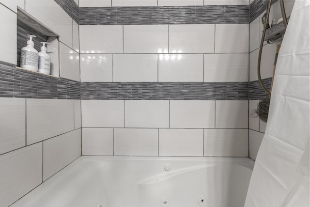 22171 Monterey Dr, Trenton, MI 48183 - bathroom featuring a combined bath / shower with jetted tub