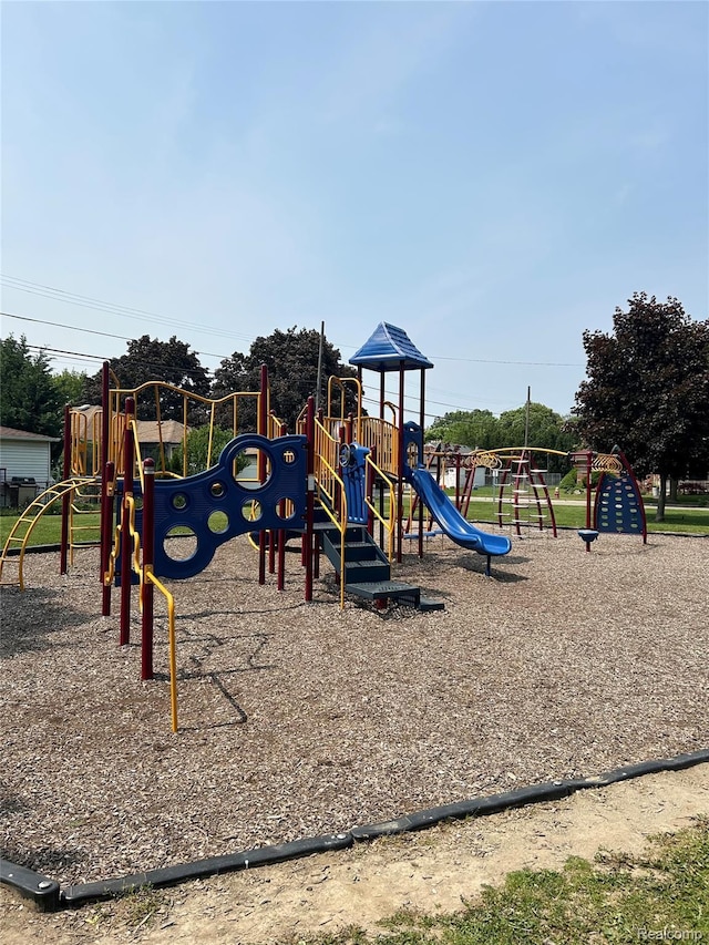 2205 Regina Ave, Lincoln Park, MI 48146 - view of community jungle gym