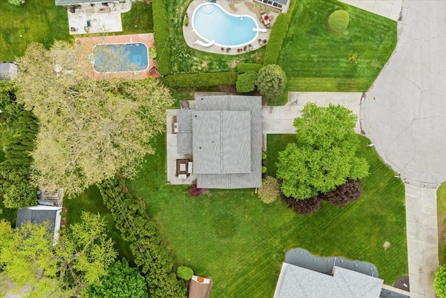 6557 N Twindale, Shelby Twp, MI 48316 - aerial view of a pool area