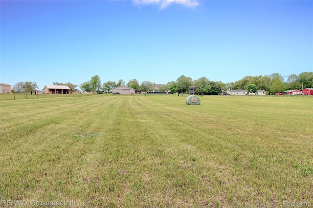 12161 Ladd Rd, Brooklyn, MI 49230 - view of green lawn