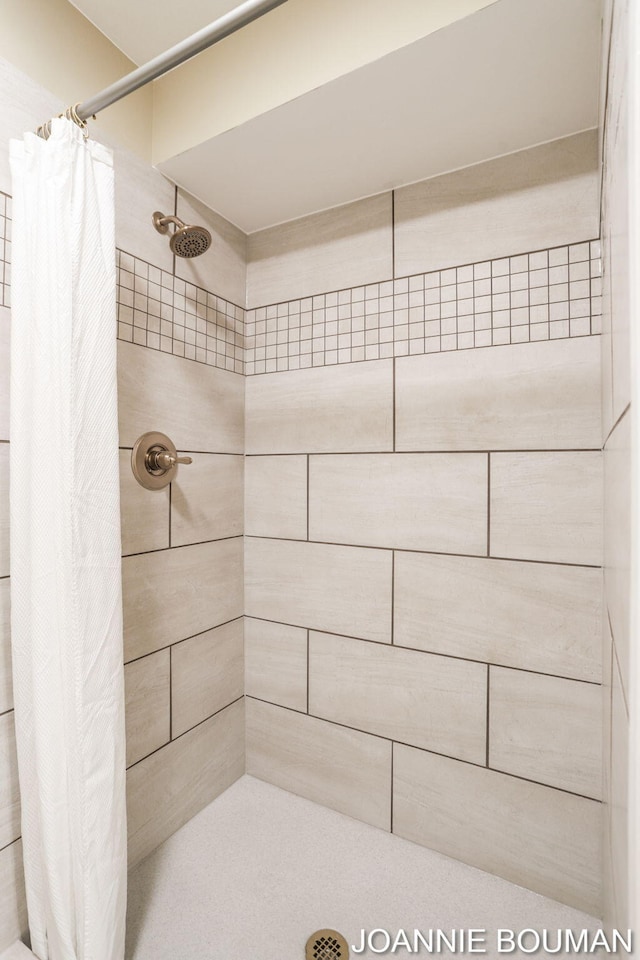 94 Cheyenne Ave, Holland, MI 49424 - full bath featuring tiled shower
