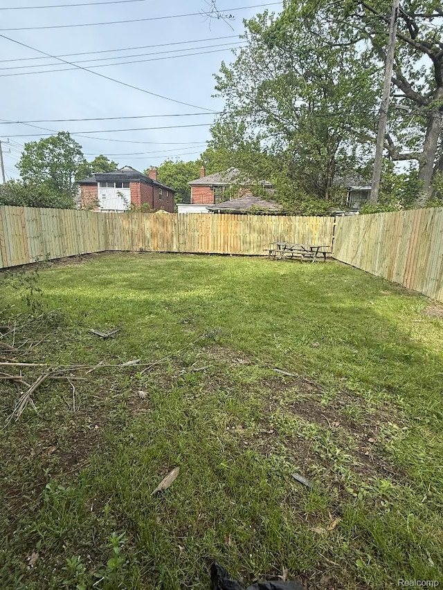 18611 Pinehurst St, Detroit, MI 48221 - view of yard