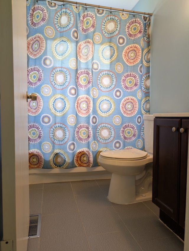 1210 Red Leaf Ln, Ypsilanti, MI 48198 - bathroom with toilet and a shower with curtain