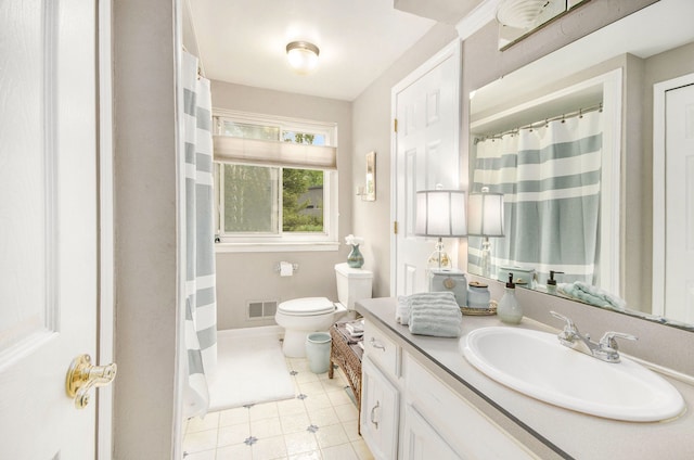3488 Hilton Estates Dr, Brighton, MI 48114 - bathroom with toilet, vanity, baseboards, tile patterned floors, and a shower with curtain