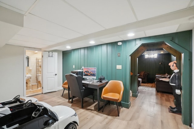 441 Roland Rd, Grosse Pointe Farms, MI 48236 - office space with light wood finished floors and arched walkways