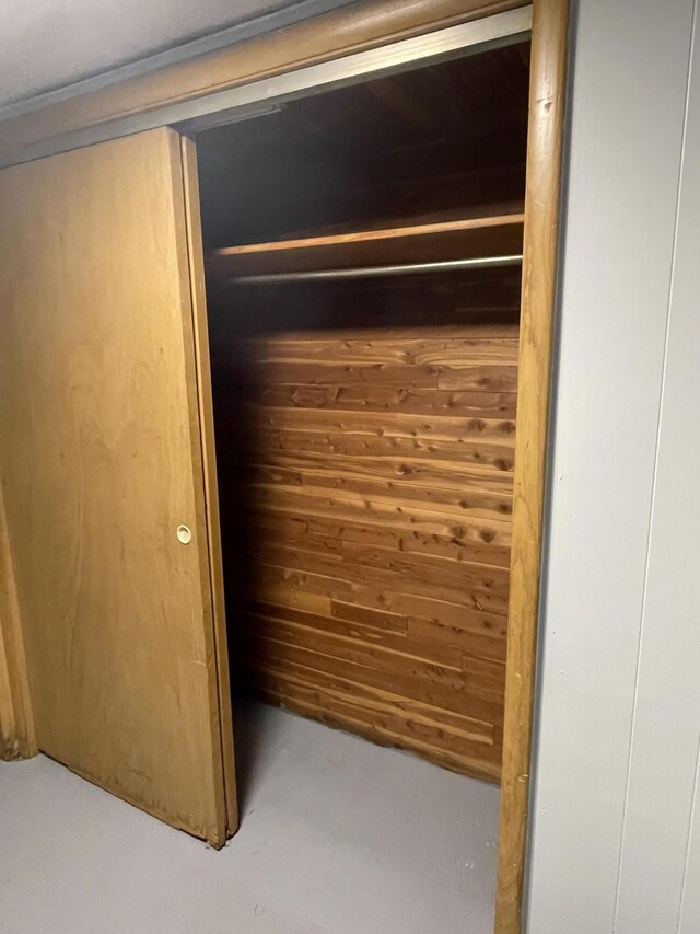 1648 Columbus Ave, Benton Harbor, MI 49022 - view of closet