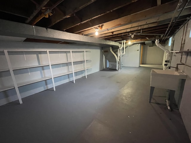 1648 Columbus Ave, Benton Harbor, MI 49022 - unfinished below grade area featuring a sink