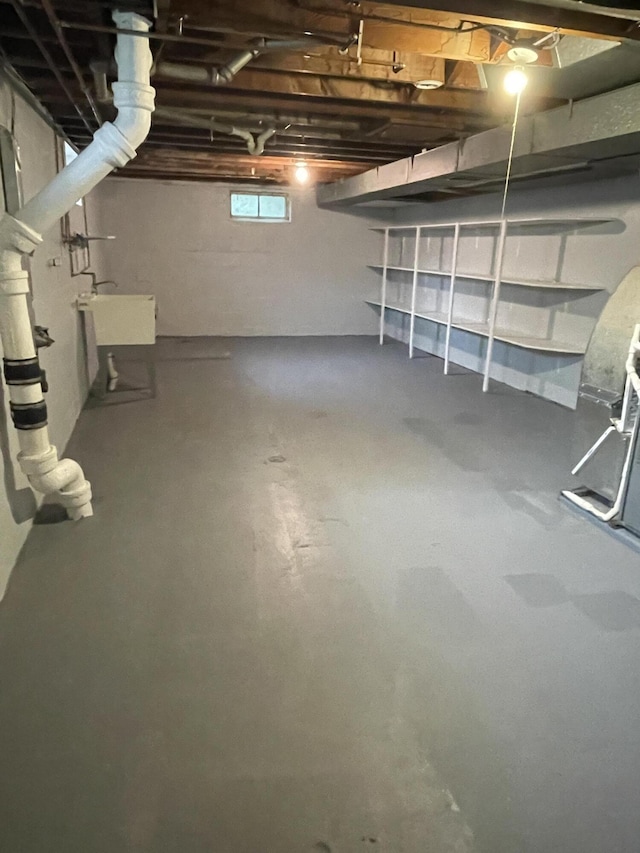 1648 Columbus Ave, Benton Harbor, MI 49022 - view of below grade area