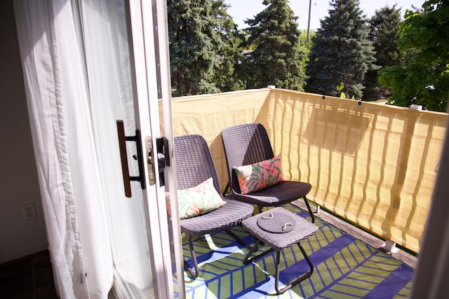 46265 Cavalier Dr, Macomb, MI 48044 - view of balcony
