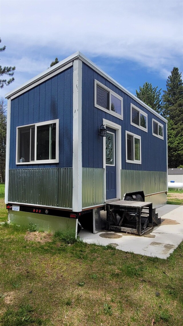 6136 SW Hudson Rd, South Boardman, MI 49680