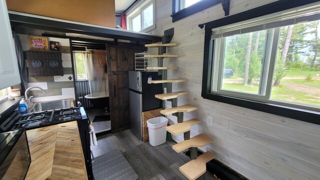 6136 SW Hudson Rd, South Boardman, MI 49680