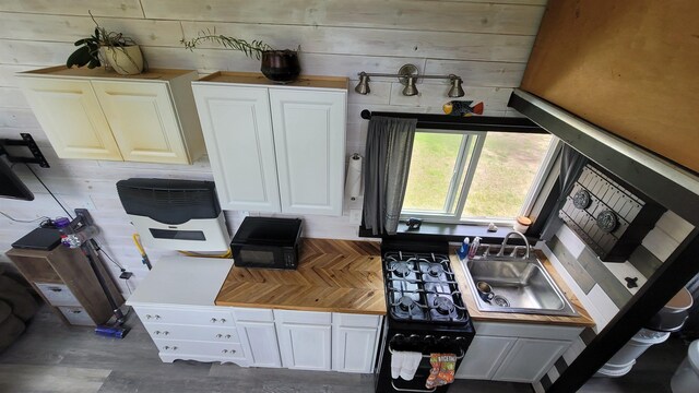 6136 SW Hudson Rd, South Boardman, MI 49680