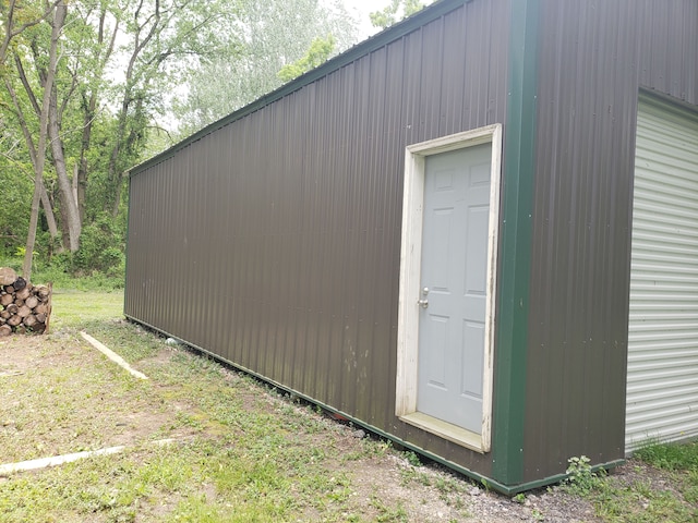 15701 Middlebelt Rd, Romulus, MI 48174 - view of outdoor structure with an outdoor structure