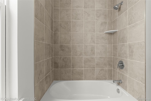 2396 Pondview Ln, Troy, MI 48085 - full bath featuring  shower combination
