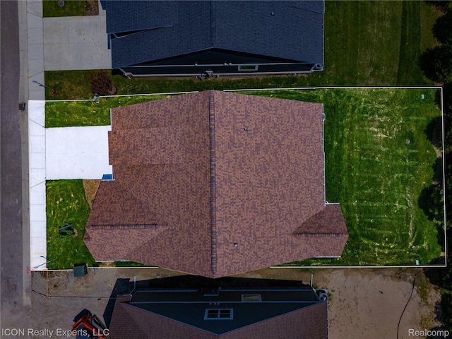 2396 Pondview Ln, Troy, MI 48085 - drone / aerial view