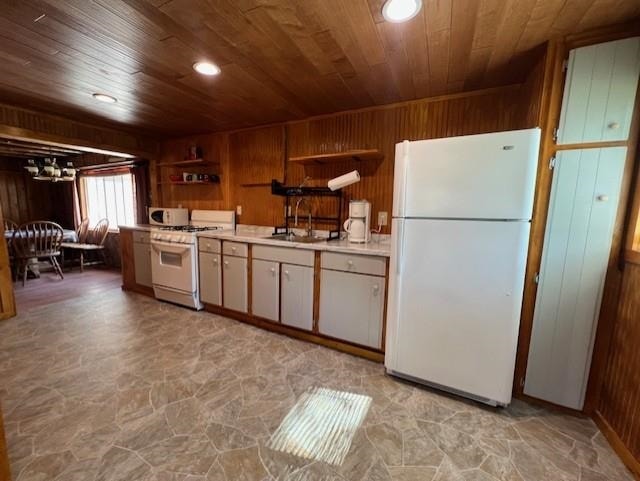 2412 S US-23, East Tawas, MI 48730