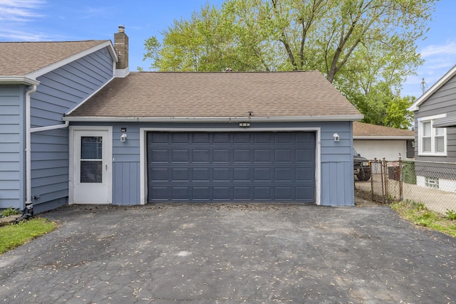 12550 Devoe St, Southgate, MI 48195 - detached garage featuring fence