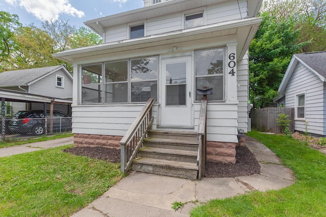 604 Edgewood St, Jackson, MI 49202 - photo 1