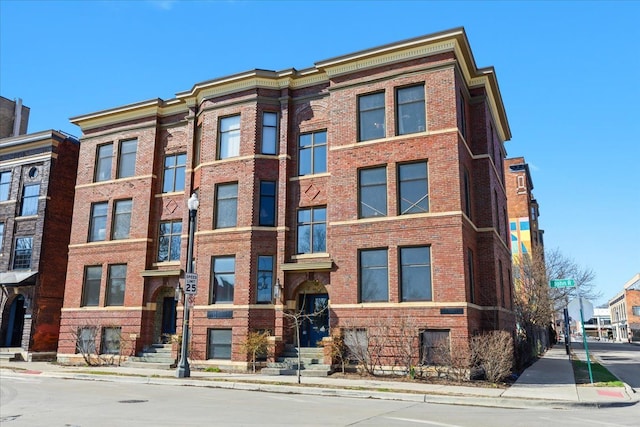 112 Watson St Unit 28, Detroit, MI 48201 - view of property featuring entry steps