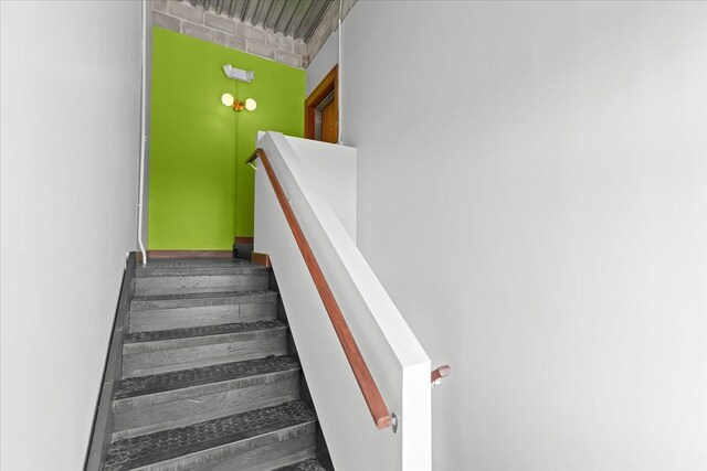 112 Watson St Unit 28, Detroit, MI 48201 - view of staircase