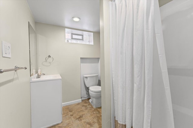 21111 Fleetwood Dr, Harper Woods, MI 48225 - full bathroom with toilet, vanity, baseboards, and a shower with shower curtain