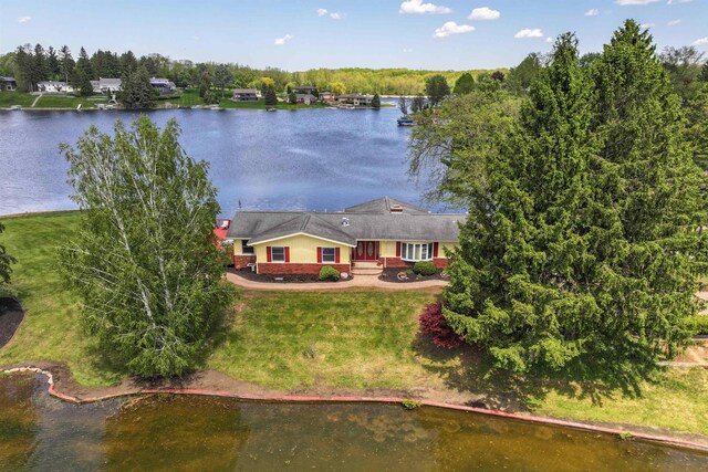 7500 Ore Knob Ct, Fenton, MI 48430 - view from above of property featuring a nearby body of water