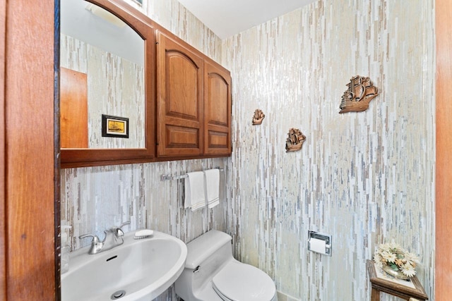 7500 Ore Knob Ct, Fenton, MI 48430 - bathroom featuring a sink and toilet