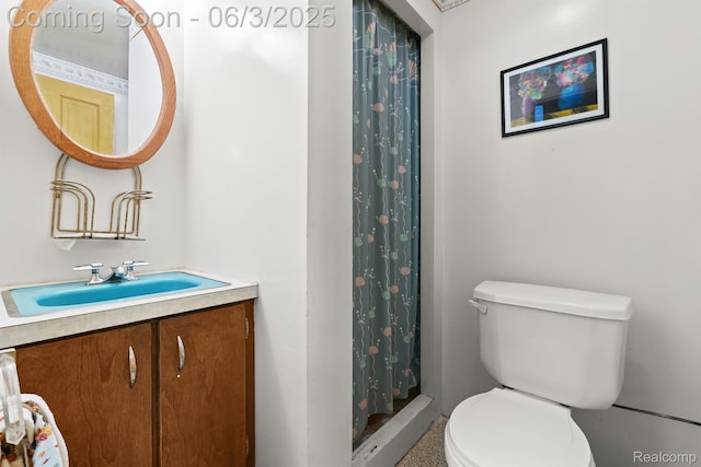 7109 Lake Shore Dr, Chelsea, MI 48118 - full bath featuring toilet, vanity, and a shower with curtain