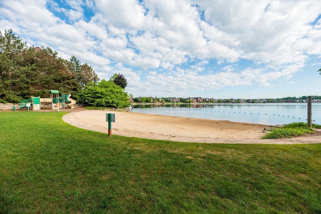 10408 Stoney Point Dr, South Lyon, MI 48178 - view of community with a water view and a yard