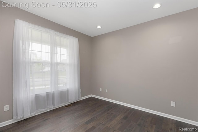 4280 Rolling Meadow Ln, Ypsilanti, MI 48197 - unfurnished room featuring dark wood finished floors, baseboards, and recessed lighting