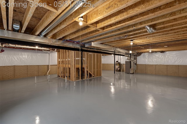 4280 Rolling Meadow Ln, Ypsilanti, MI 48197 - unfinished below grade area with heating unit and gas water heater