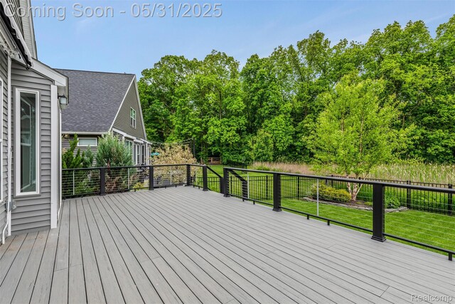 4280 Rolling Meadow Ln, Ypsilanti, MI 48197 - deck with a lawn