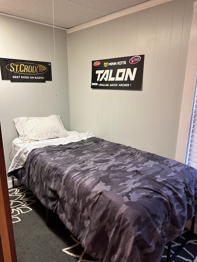11181 W Ferndale Dr, Manitou Beach, MI 49253 - bedroom featuring carpet floors and a decorative wall