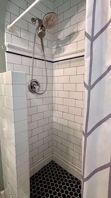 95 Mapleton Rd, Grosse Pointe Farms, MI 48236 - full bathroom featuring tiled shower