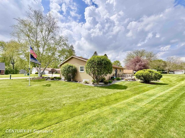 2880 Wurtzel Dr, Freeland, MI 48623 - view of green lawn