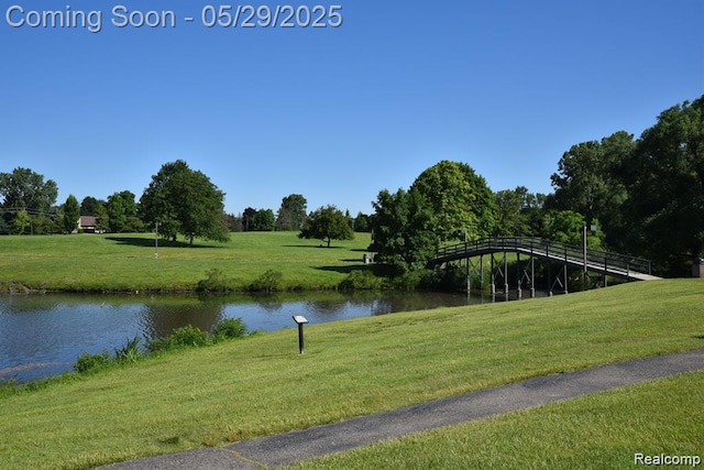 1522 Brentwood Dr, Troy, MI 48098 - water view