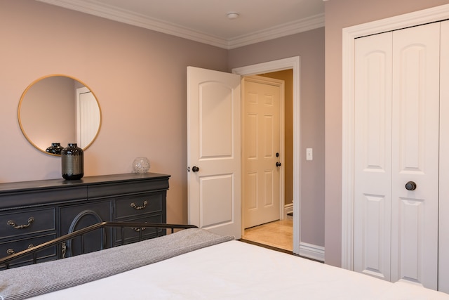 3105 Talbot, Troy, MI 48083 - bedroom featuring a closet, ornamental molding, and baseboards