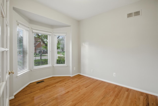 17280 Breckenridge Dr, Clinton Township, MI 48038 - empty room featuring light wood-style flooring and baseboards