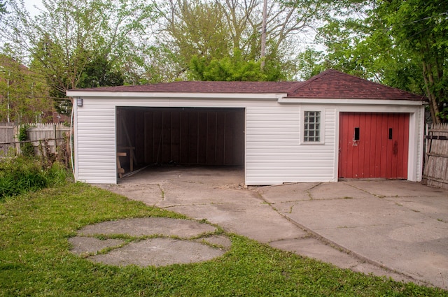5790 Lakepointe St, Detroit, MI 48224 - view of detached garage