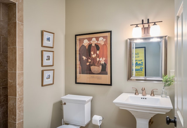 316 Chesterfield Ave, Birmingham, MI 48009 - bathroom featuring toilet and a sink