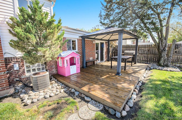 2426 Camel Dr, Sterling Heights, MI 48310 - wooden terrace featuring a gazebo and central AC