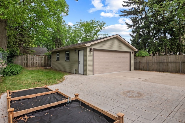 view of detached garage