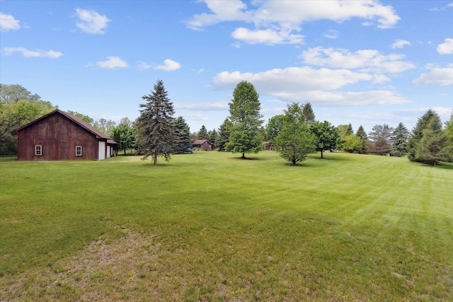 5114 N Oak Rd, Davison, MI 48423 - view of green lawn with an outdoor structure