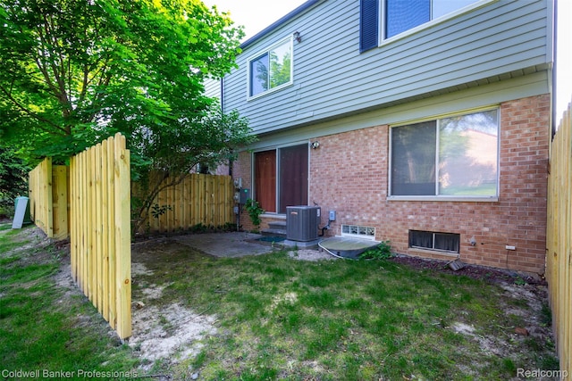 3531 Burbank Dr, Ann Arbor, MI 48105 - view of yard with central air condition unit