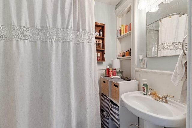 447 W Vine St, Kalamazoo, MI 49001 - bathroom with a sink
