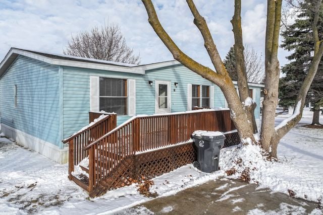 25 Hunters Rill, Lapeer, MI 48446 - snow covered rear of property with a deck