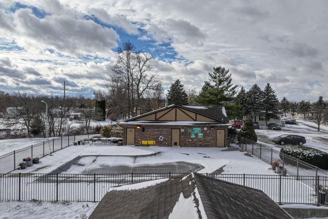 25 Hunters Rill, Lapeer, MI 48446 - snow covered deck featuring fence