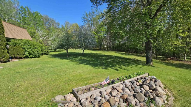 8764 Saunders Rd, Sterling, MI 48659